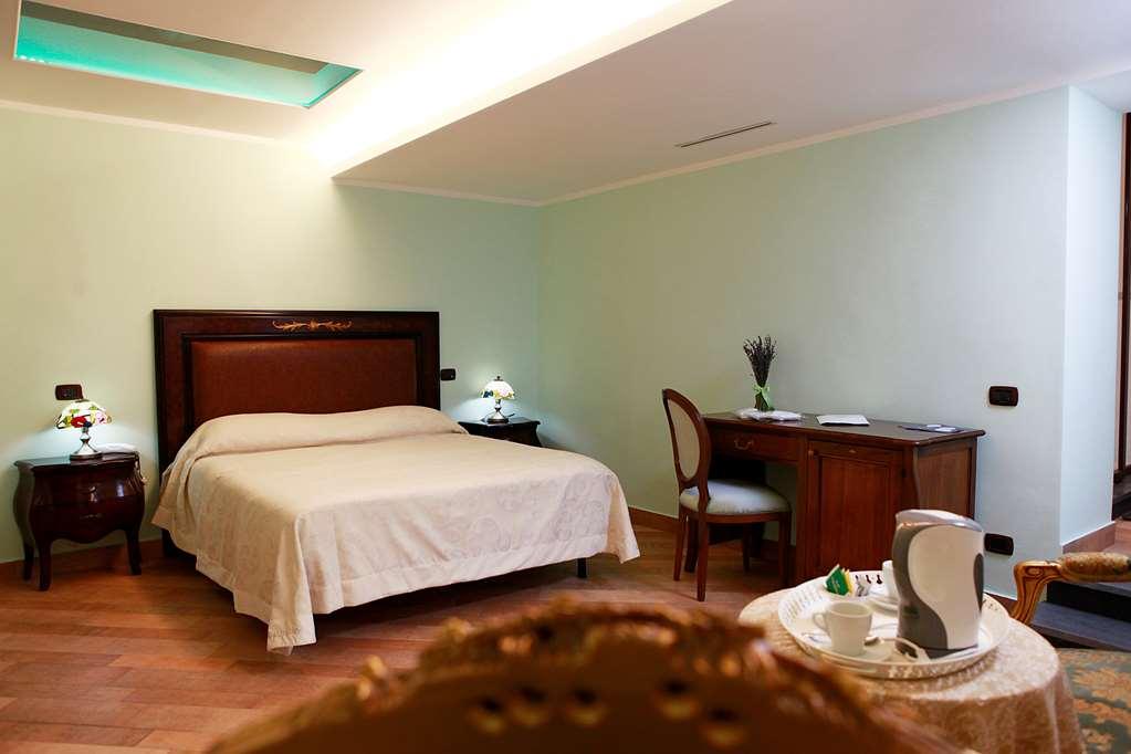 Hotel Lanfipe Palace Naples Room photo